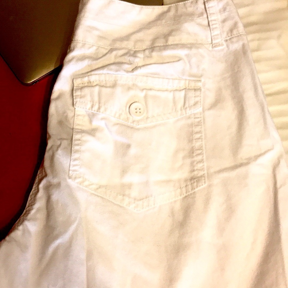 White new York & company capris